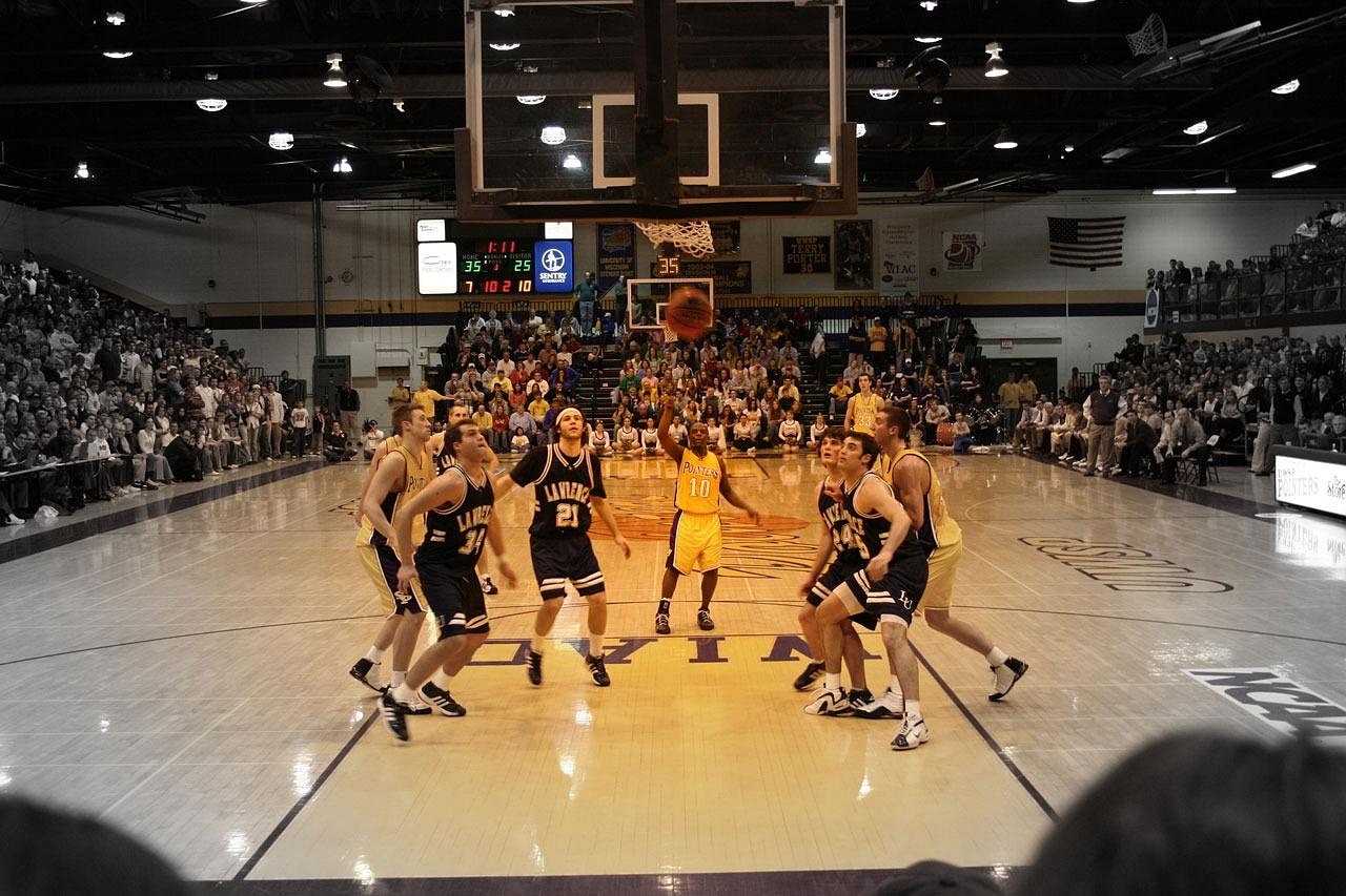 Guess and match - College Basketball Team
